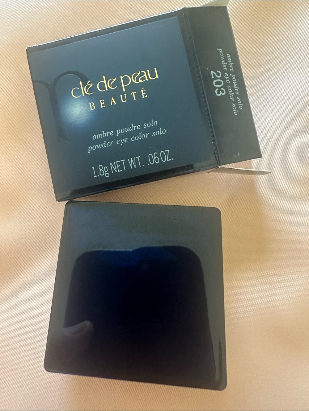 Clé de Peau Beauté Powder Eye Color Solo - Shade 203 Purple